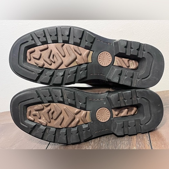 UGG Hartsville Brown Boots Mens size 9 - Picture 9 of 11